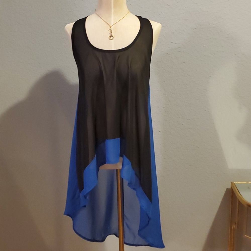 Hi-low color block top